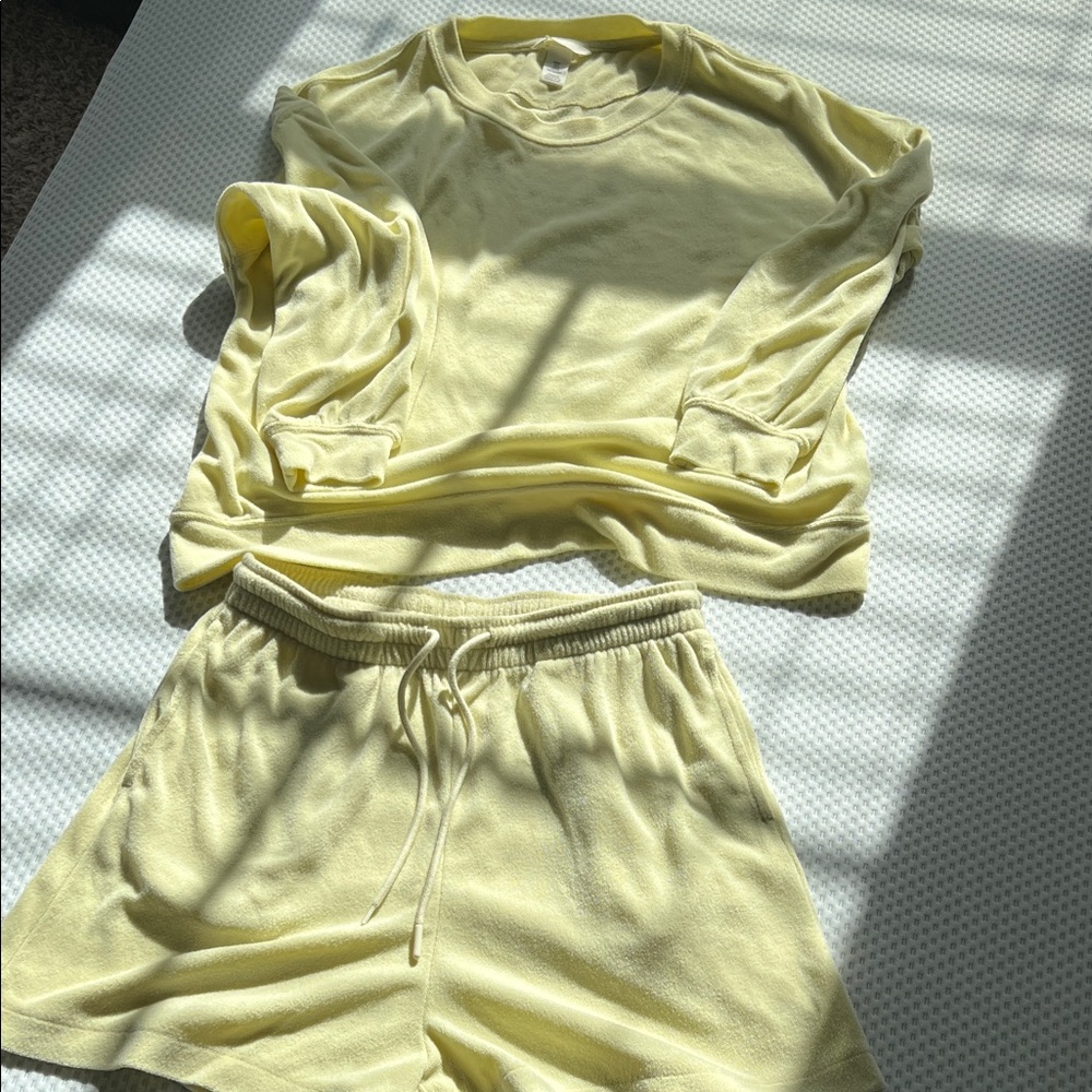H&M SET Light Yellow Lounge Set